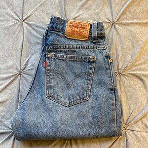 VINTAGE LEVI JEAN